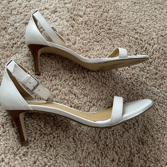 Talbots White Women's Ankle Strap Heels Size 9M - Picture 3 of 8
